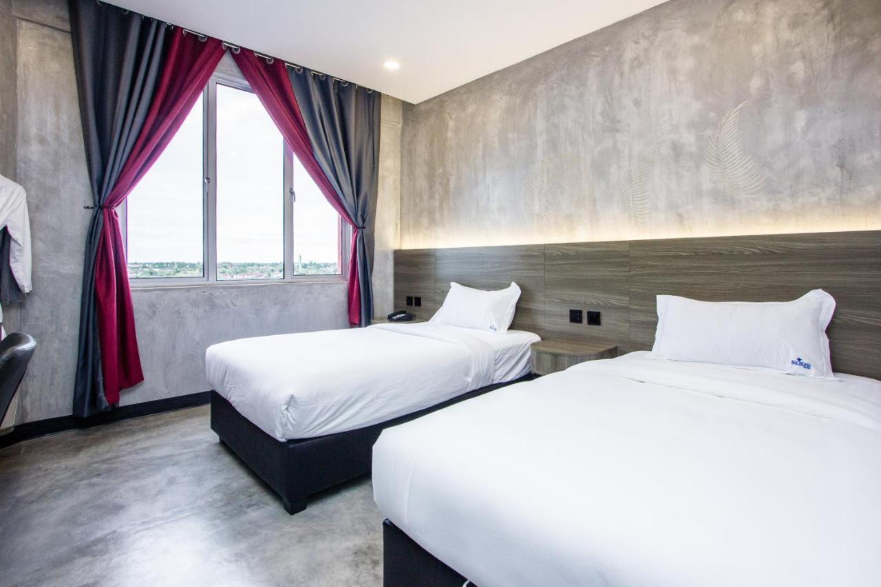 Sri Indar Hotel & Suites Parit Buntar Exterior foto